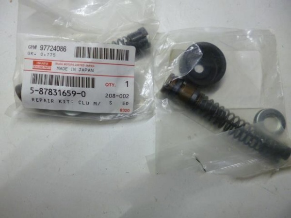 Bộ ruột trượt côn dưới Isuzu Trooper Ubs25