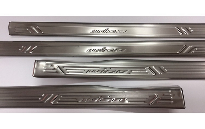 Ốp bệ bước cửa sau bên phải Toyota Wigo 2018