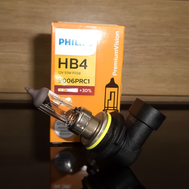 Bóng đèn Philips Premium Vision HB4