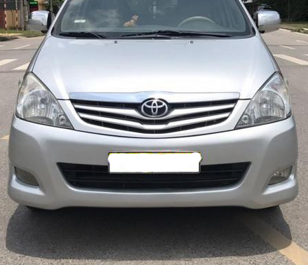 Ba đờ sốc sau Innova 2011