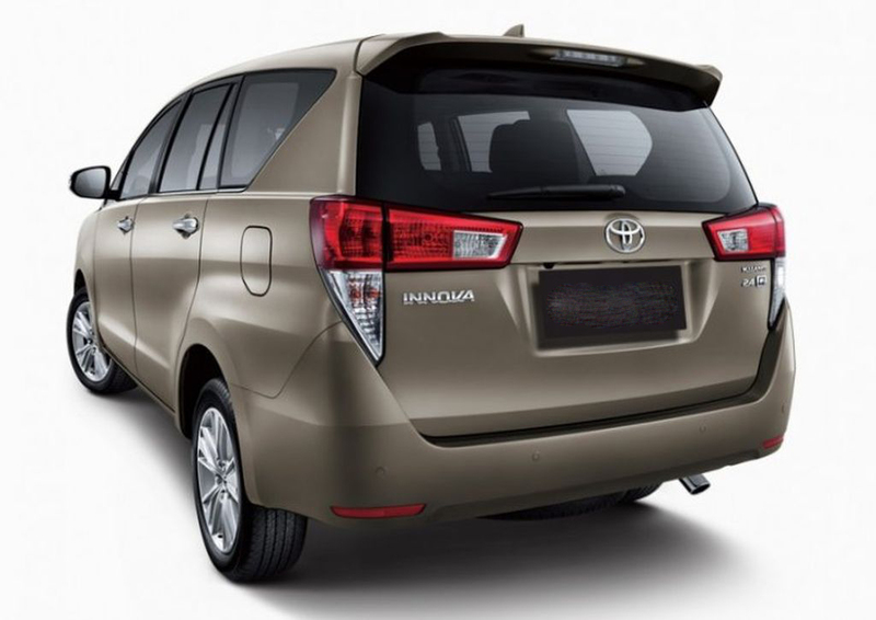 Cánh cửa hậu Innova 2016