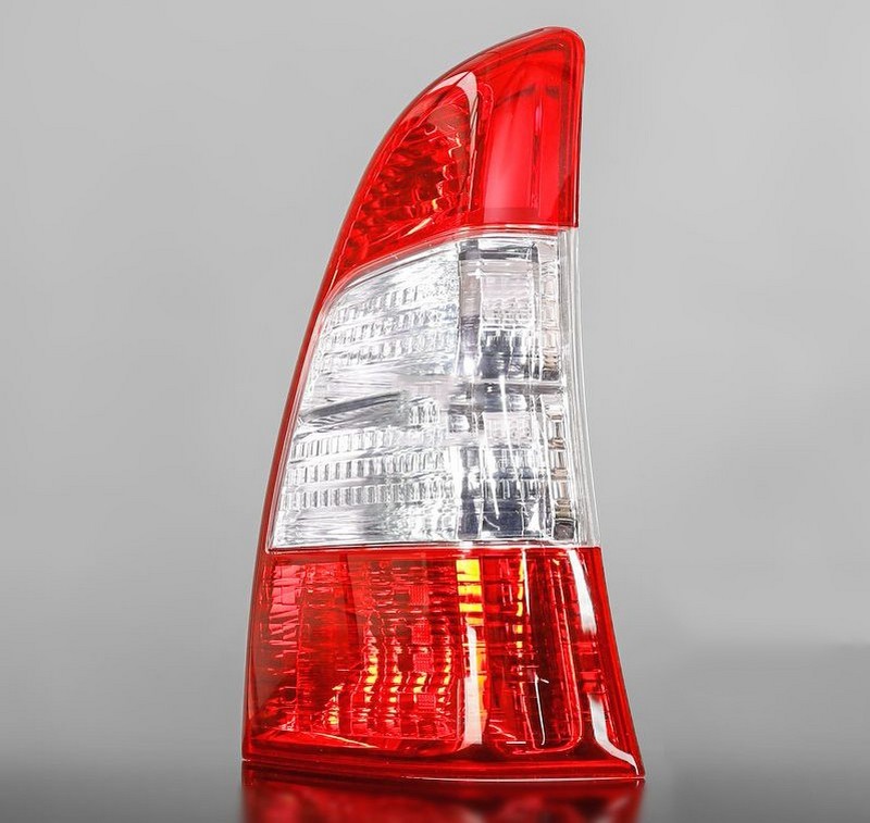 Đèn hậu Innova 2013 (RH)