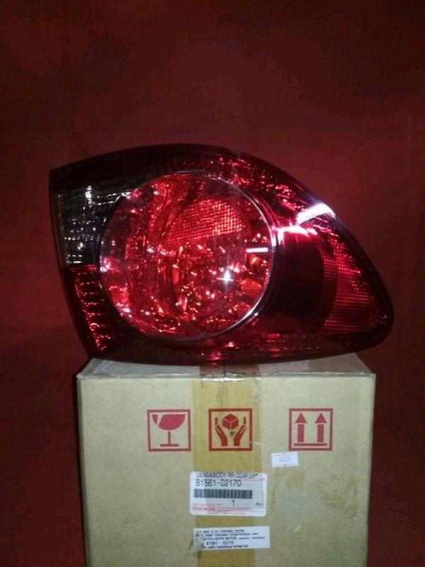 Đèn hậu ngoài Altis 2005 LH