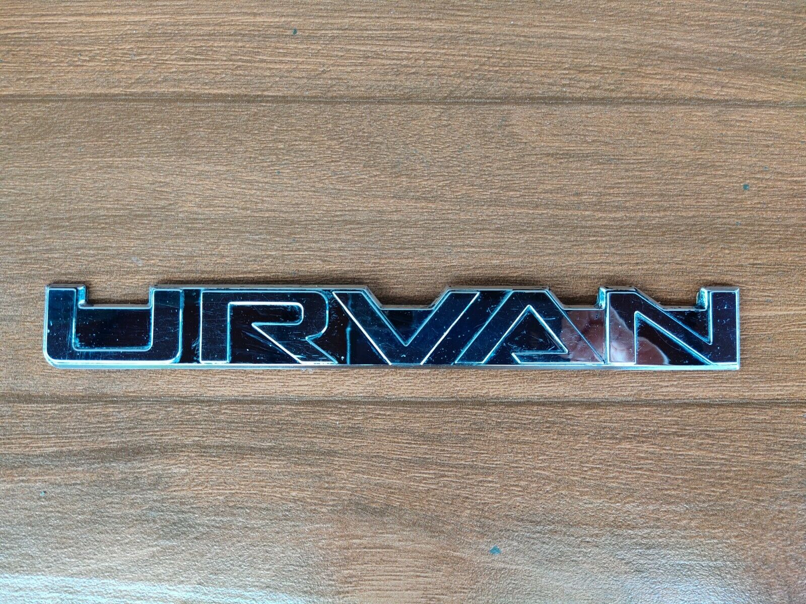 Chữ Urvan Ca Lăng Urvan E24