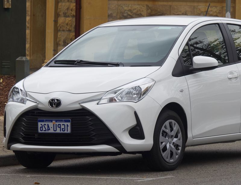 Kính chắn gió Yaris