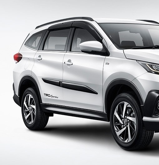 Kính cánh cửa sau Rush lh 2018