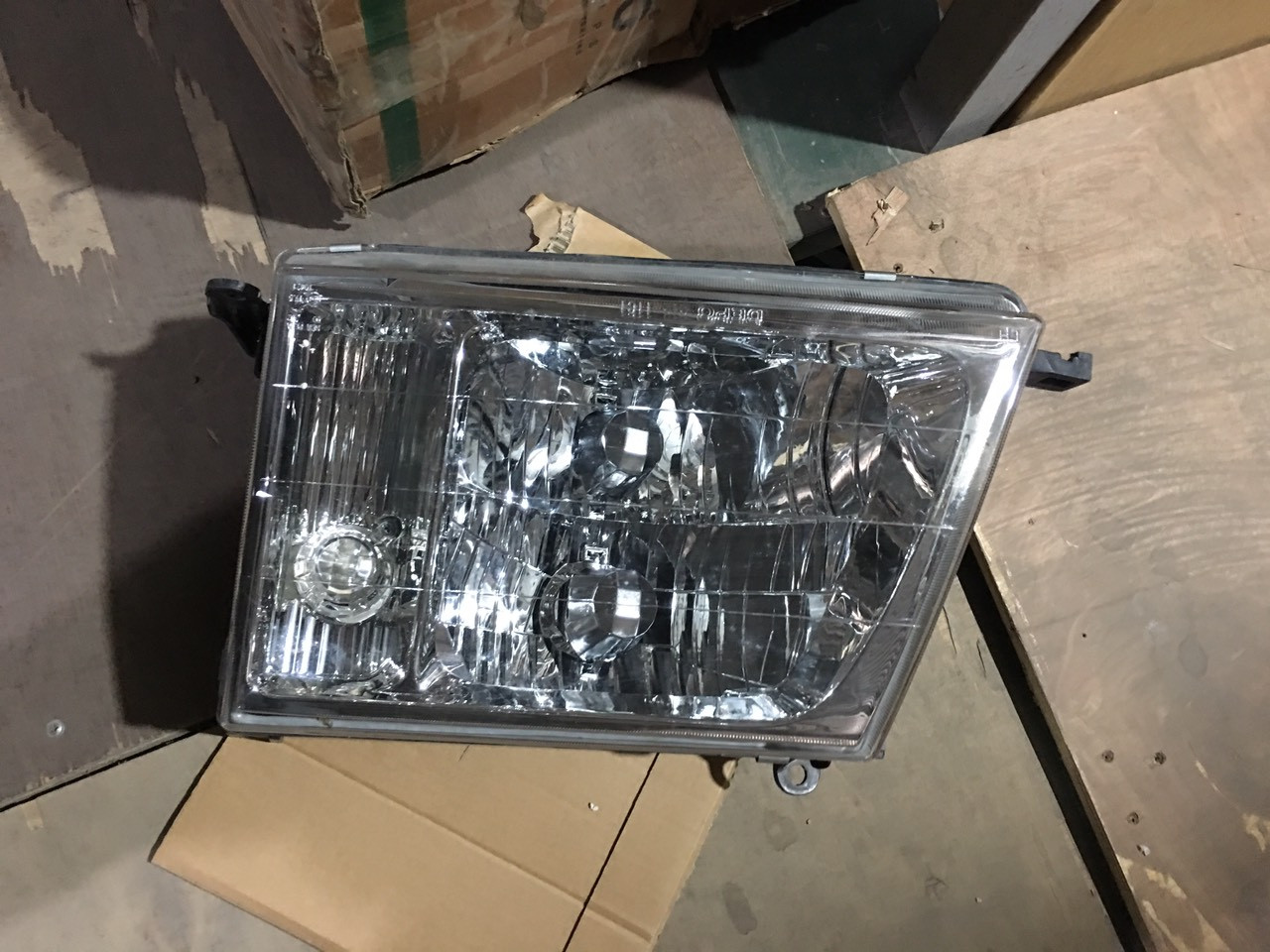 Đèn pha trái Toyota Land Cruiser 100 form cũ 1998-2005