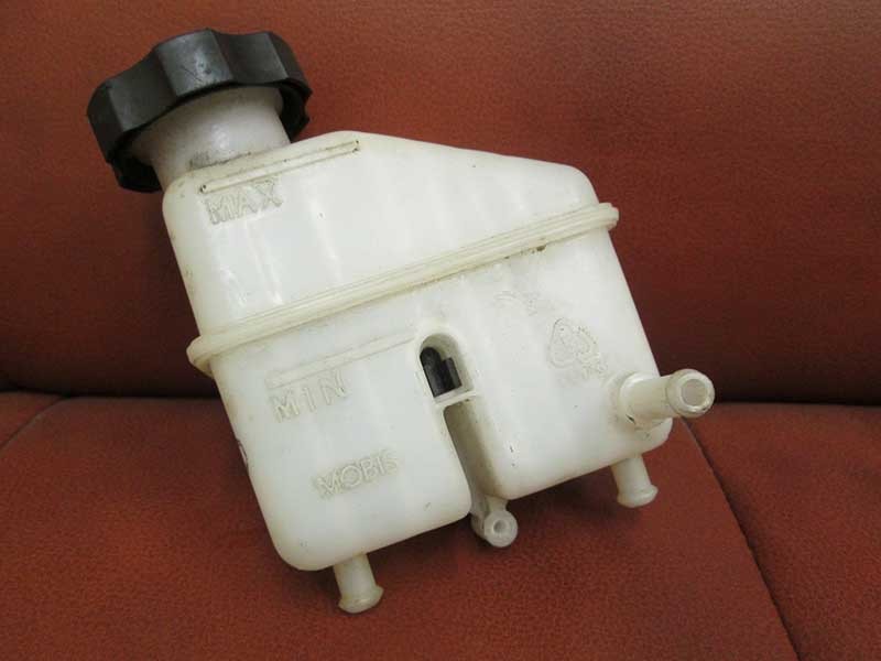 Bình dầu tổng phanh Kia Forte
