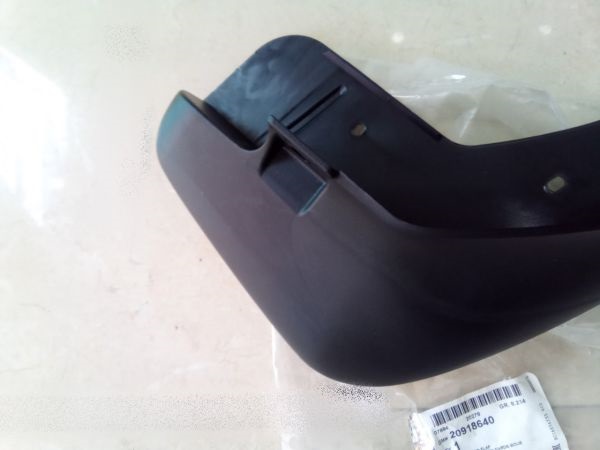 Chắn bùn bánh trước phải Chevrolet Captiva