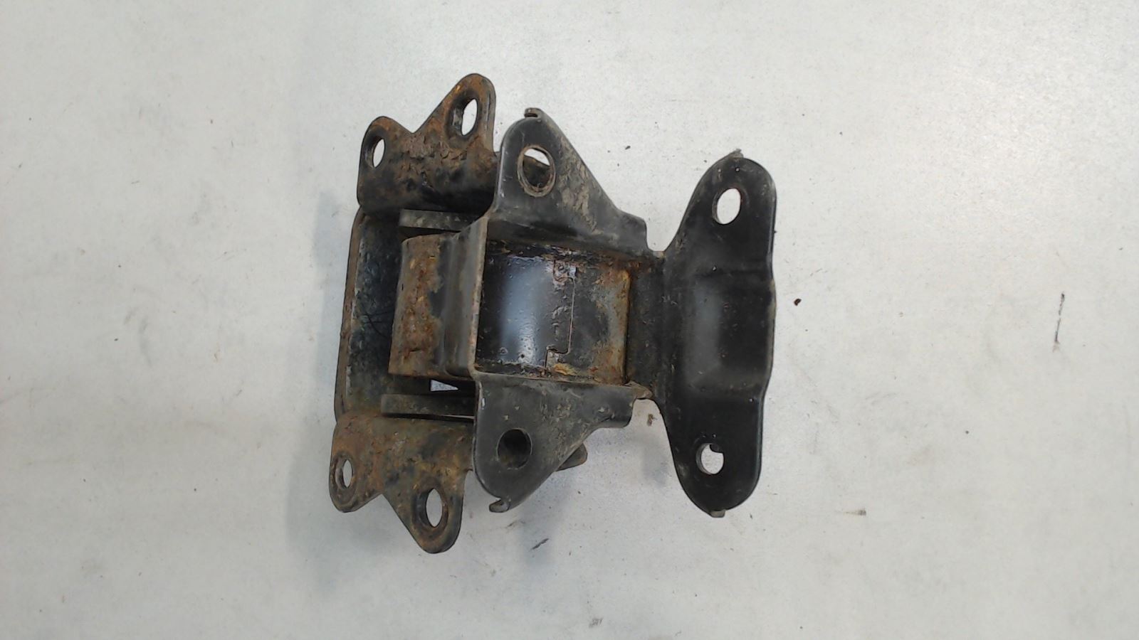 Chân hộp số Hyundai Trajet Xg 2004