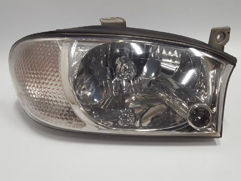 Đèn pha bên phải Kia Spectra