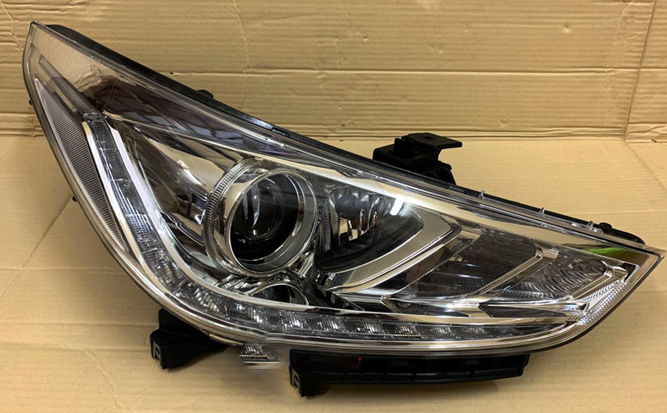 Đèn pha bên trái Hyundai Accent 2018 (có led)