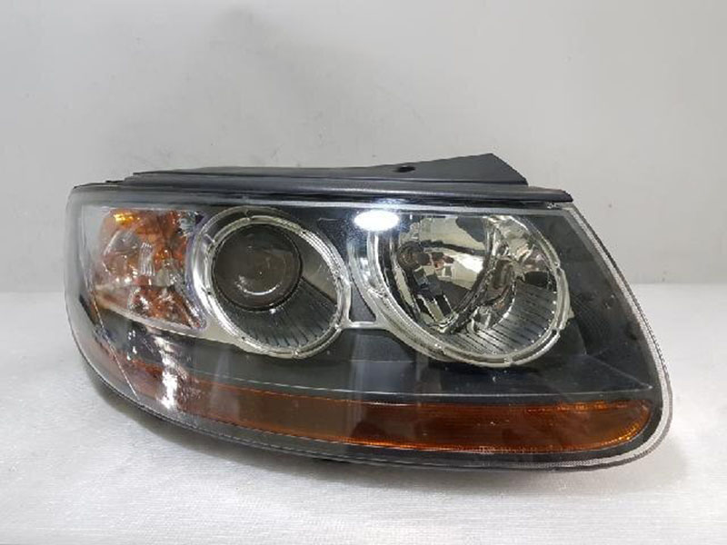 Đèn pha bên phải Hyunai Santafe 2006 (vàng)