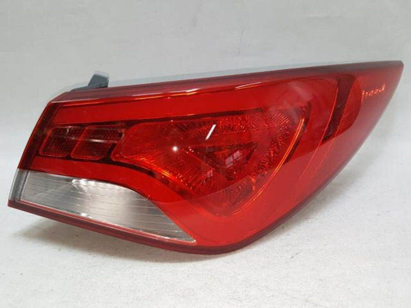 Đèn hậu ngoài bên phải Kia Sonata (có led)