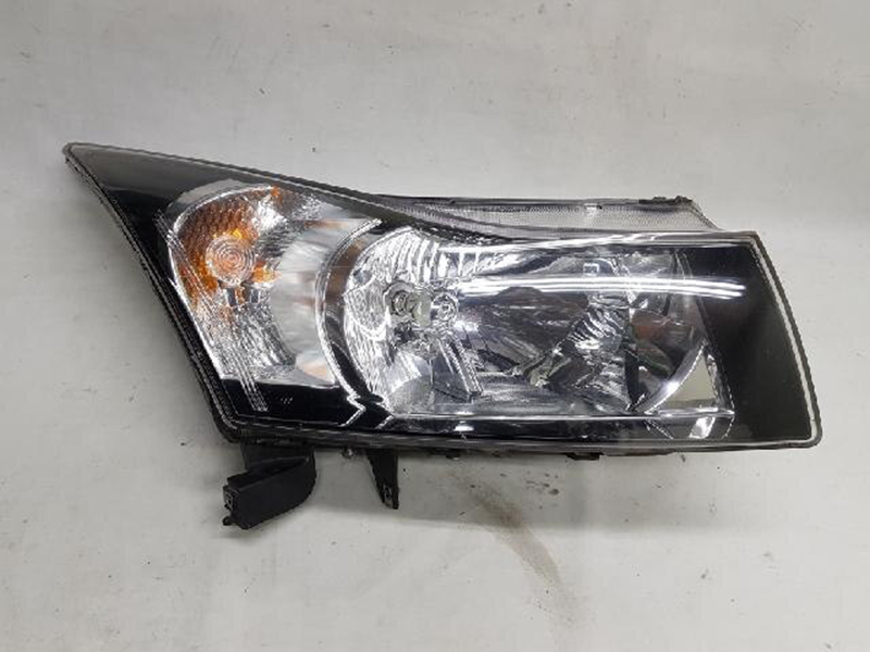 Đèn pha bên phải Daewoo Lacetti CDX
