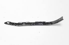 Giá bắt ba đờ sốc dưới trái Hyundai I30