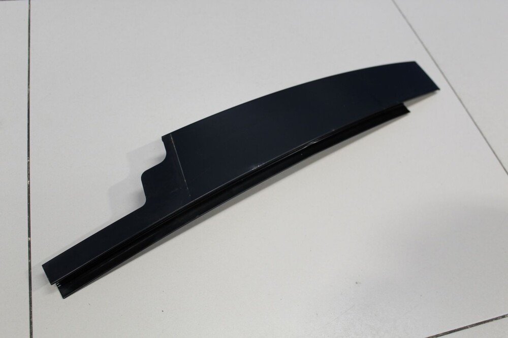 Ốp cột cửa trước phải GM Cruze