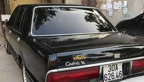 Chữ VIP nắp cốp sau Nissan Cedric VIP