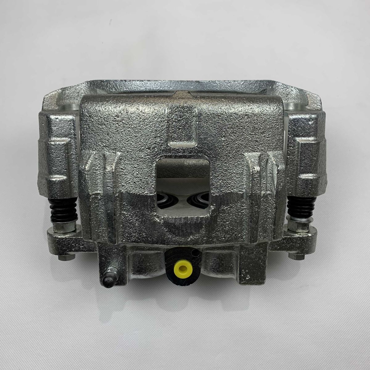 Cụm phanh trước phải Isuzu D-Max 2005