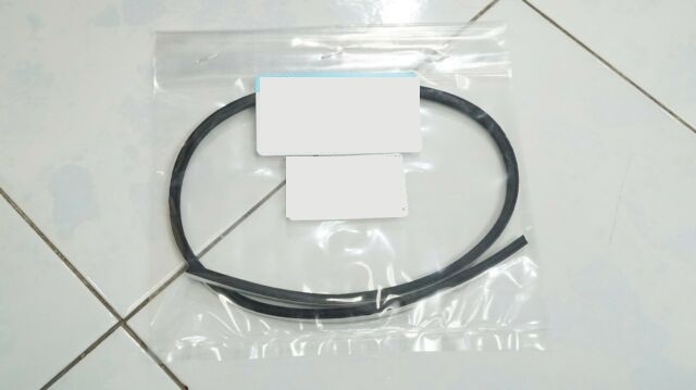 Đệm kính chắn gió trước trên Toyota Fortuner