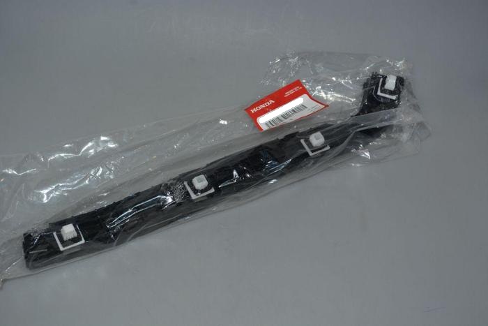 Giá bắt ba đờ sốc sau phải Honda CR-V 2010