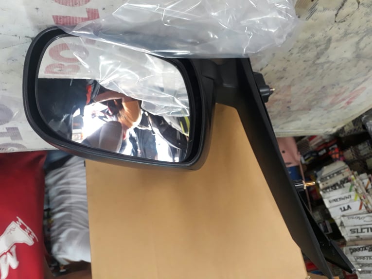 Gương chiếu hậu trái Toyota Innova J