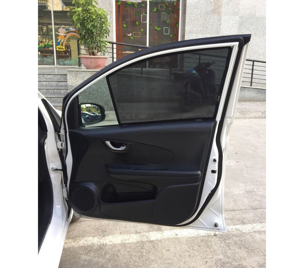 Kính cánh cửa sau Honda Brio