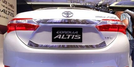 Nắp cốp sau Toyota Altis 2003