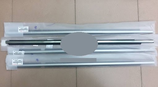 Nẹp chân kính cánh cửa trước phải Toyota Corolla AE92 1.6