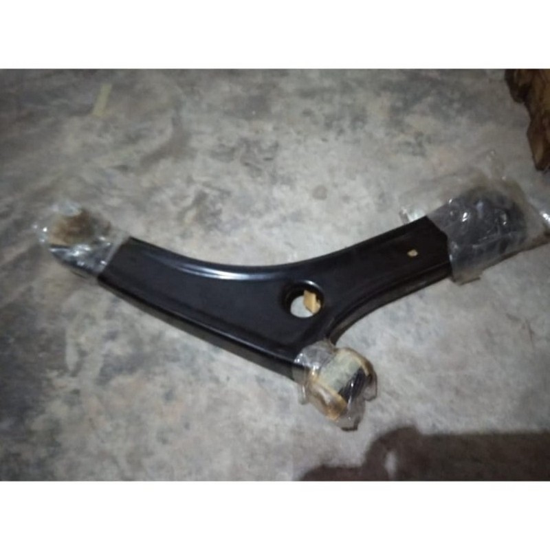 Càng A dưới RH Mitsu Xpander