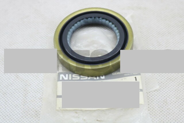 Phớt láp sau trong Nissan Patrol Y61
