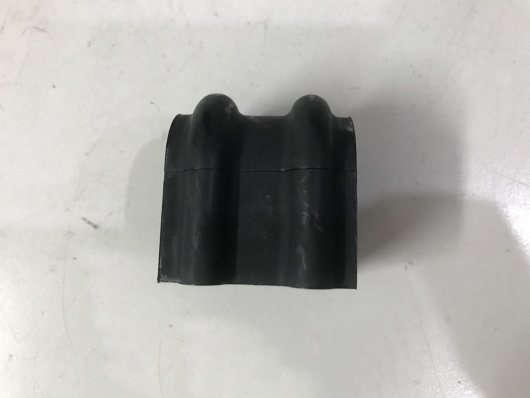 Cao su cân bằng trước Nissan Titan - Cao su cân bằng trước Infiniti QX50
