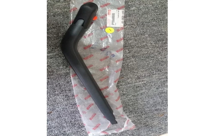 Cần gạt mưa sau Toyota Wigo