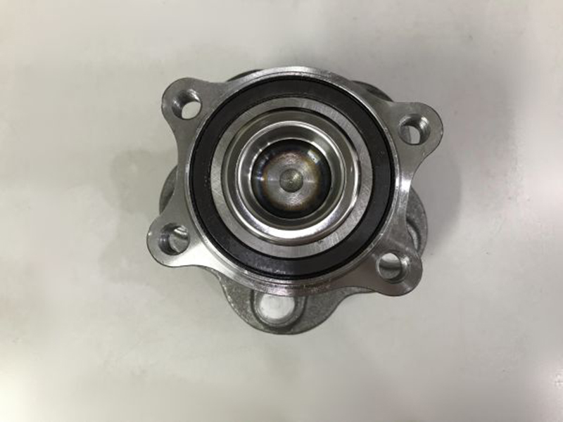 Chụp đầu moay ơ Nissan Teana J32 (gãy 1 chân)