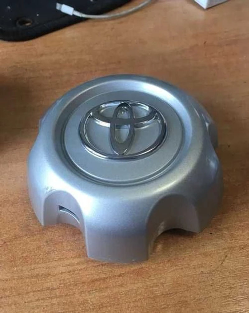Chụp đầu moay ơ Toyota Land Cruiser Prado 2007