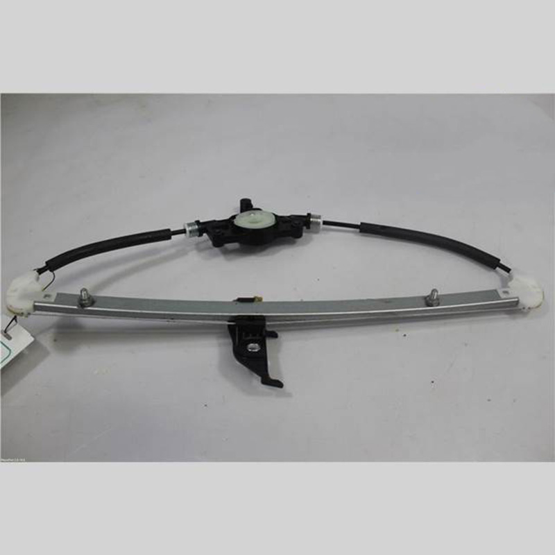 Compa lên kính cửa sau bên phải Mazda 3