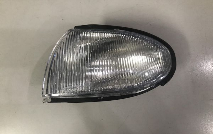 Đèn xi nhan trái Nissan Bluebird U13