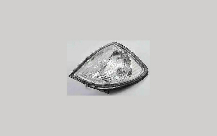 Đèn xi nhan phải Nissan Patrol Y61 2000
