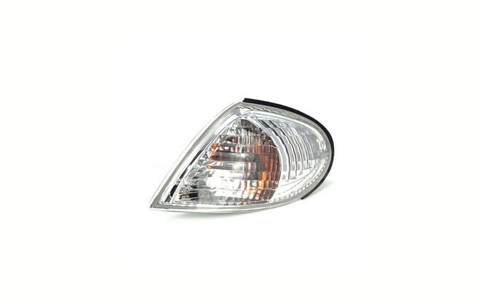 Đèn xi nhan trái Nissan Sunny 2000