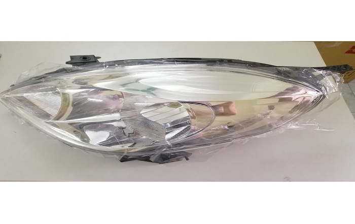 Đèn pha bên trái Nissan Sunny 2013