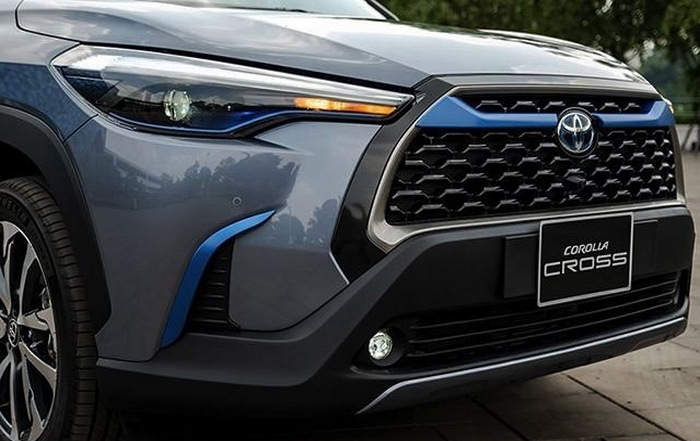 Đèn pha bên phải Toyota Corolla Cross Hybrid