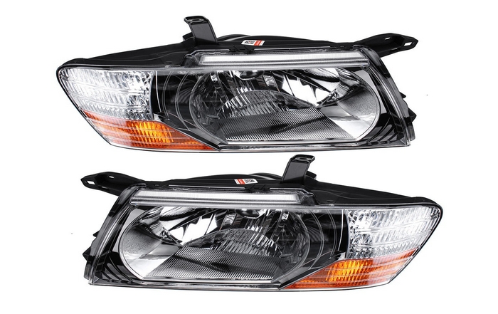 Đèn pha bên phải Toyota Yaris 2008