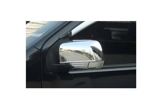 Gương chiếu hậu bên trái có đèn mạ Isuzu D-max