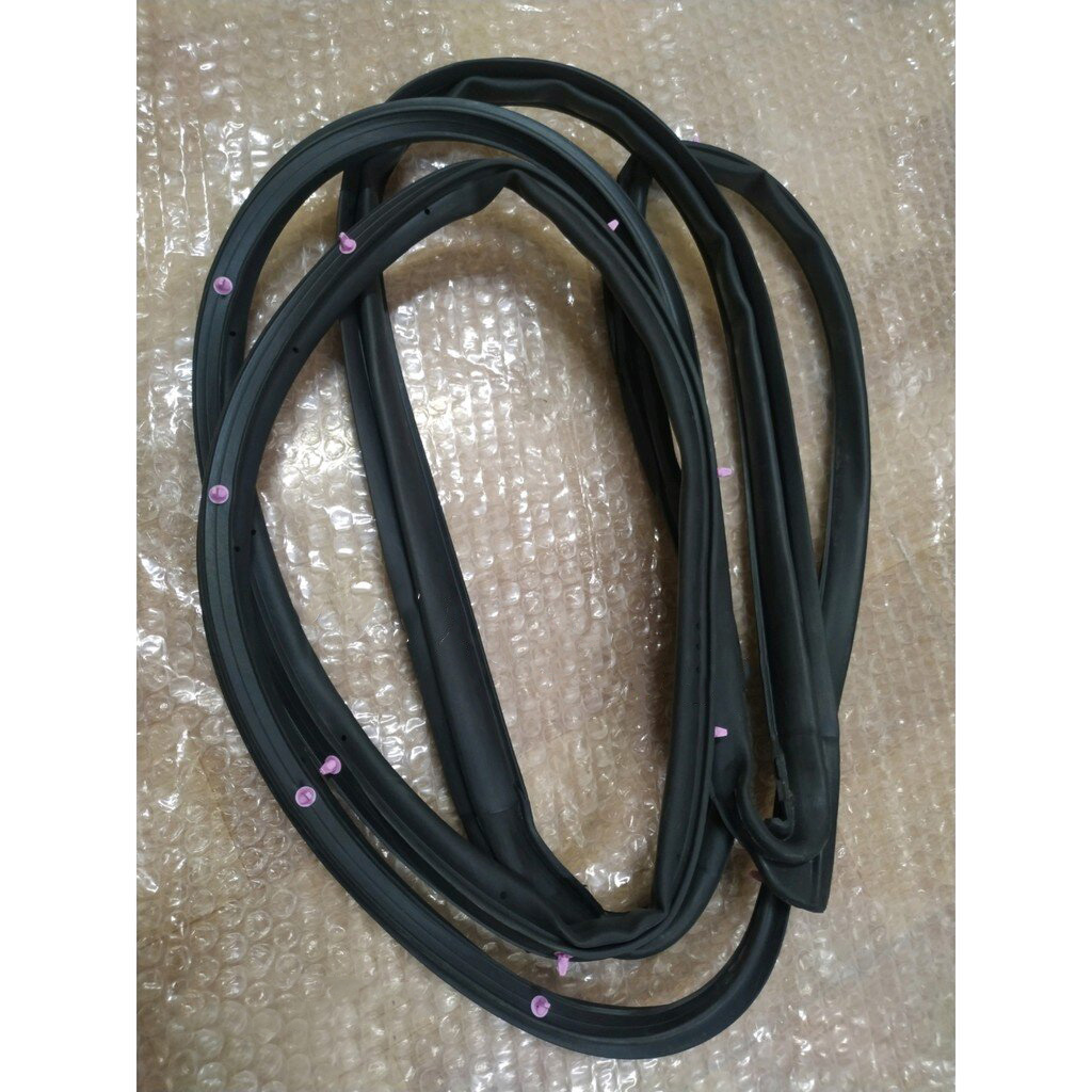 Gioăng dẫn kính cánh cửa sau bên trái Toyota Vios 2008 - 2010