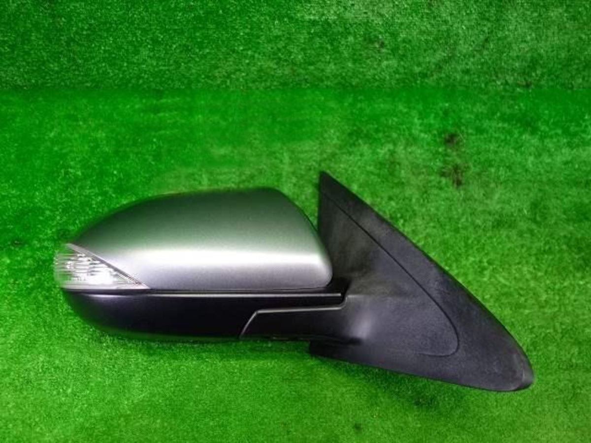 Gương chiếu hậu bên phải Mazda3 2010 có đèn