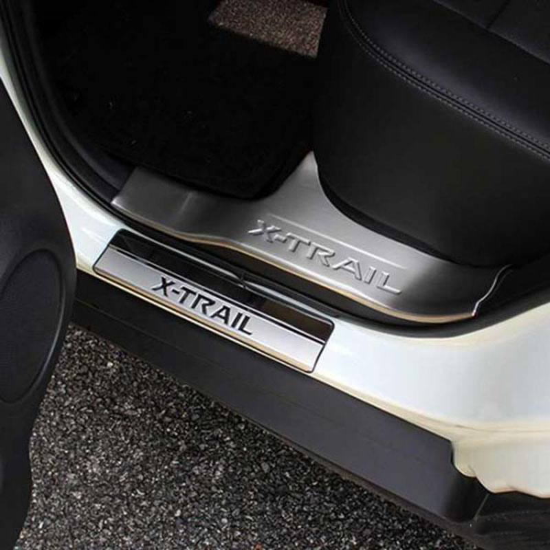 Ốp bậc cửa ngoài không Led có chữ Nissan X-trail
