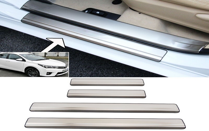 Ốp bậc lên xuống cửa trước bên phải Toyota Altis