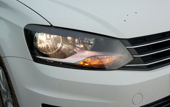 Đèn ba đờ xốc bên phải Volkswagen