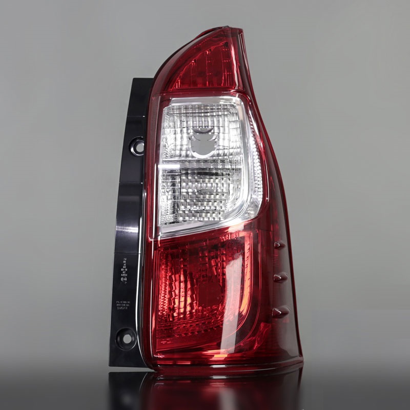 Đèn hậu bên phải Toyota Avanza 2018