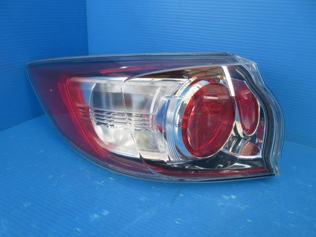 Đèn hậu ngoài bên trái Mazda 3 1.6 2010